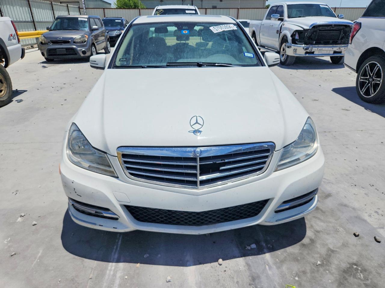 2013 Mercedes-benz C 250 White vin: WDDGF4HB4DA783145