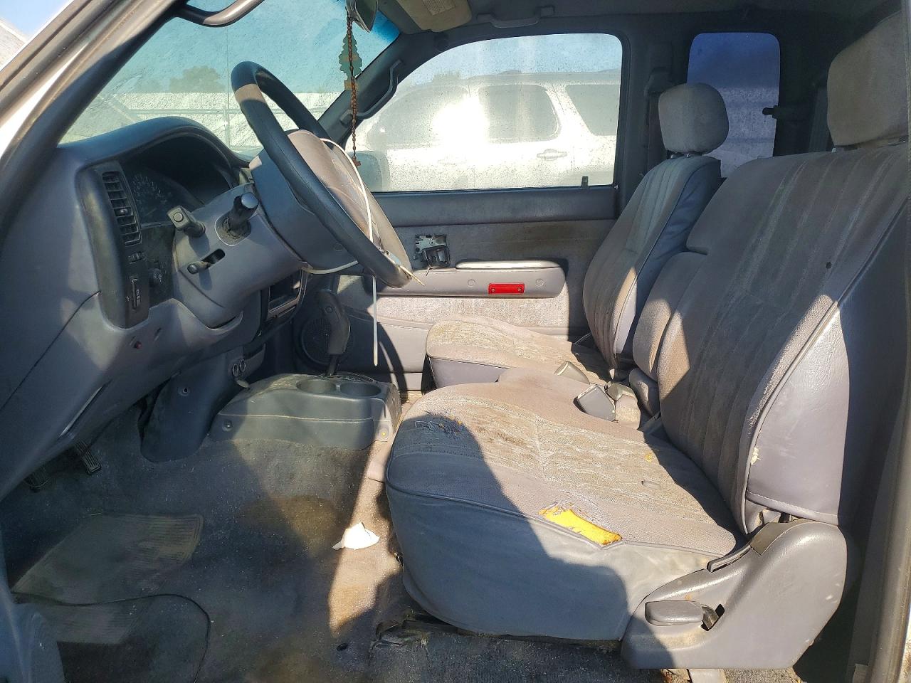 2000 Toyota Tacoma Xtracab Prerunner White vin: 4TASN92N7YZ675774