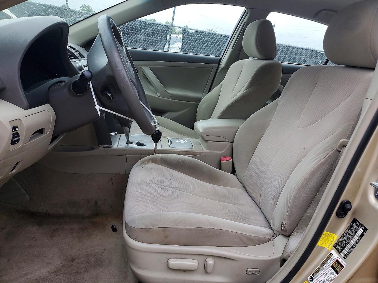 2011 Toyota Camry Le Gold vin: 4T1BF3EK6BU224254