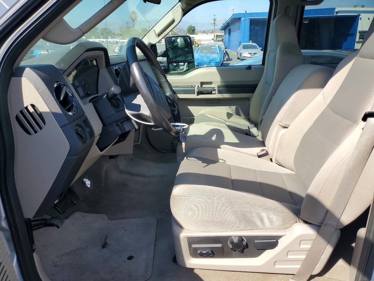 2008 Ford F250 Super Duty Серебряный vin: 1FTSW20R38EC56553