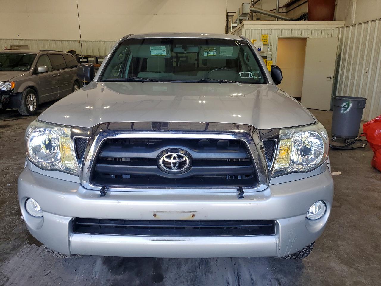 2005 Toyota Tacoma Double Cab Silver vin: 5TELU42N25Z130094