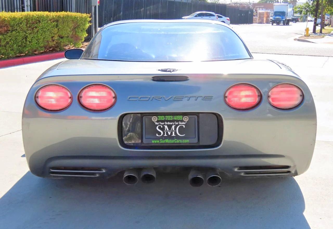 2004 Chevrolet Corvette Gray vin: 1G1YY22G845113763