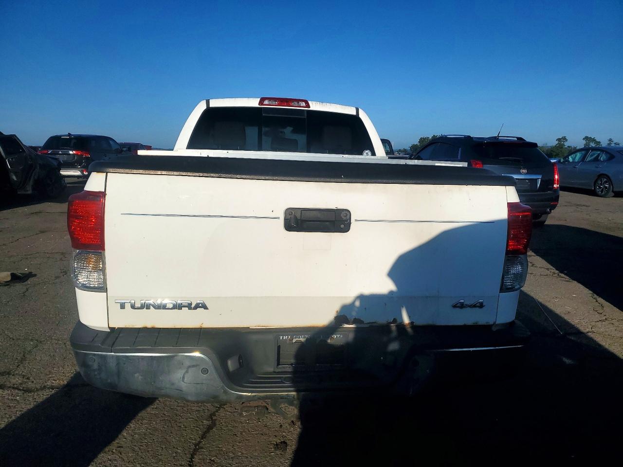 2010 Toyota Tundra Double Cab Limited White vin: 5TFBY5F16AX124121