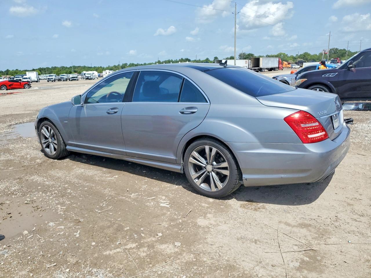 2012 Mercedes-benz S 550 Silver vin: WDDNG7DB4CA437719