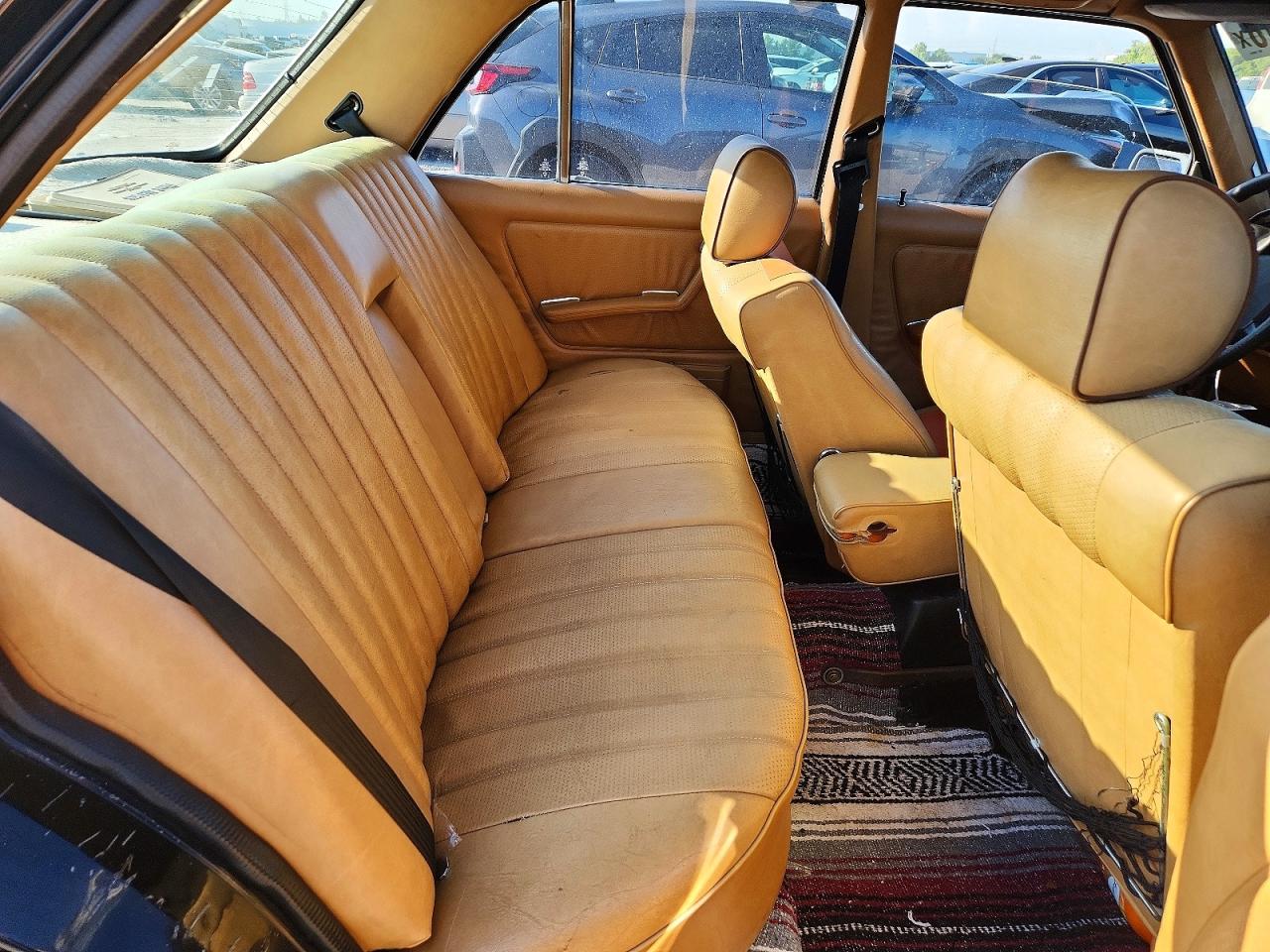 1981 Mercedes-benz 300 D Black vin: WDBAB30A1BB240835