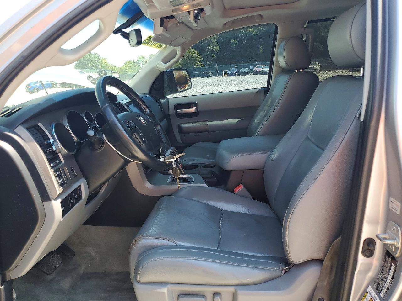 2010 Toyota Sequoia Limited Silver vin: 5TDJW5G1XAS026084