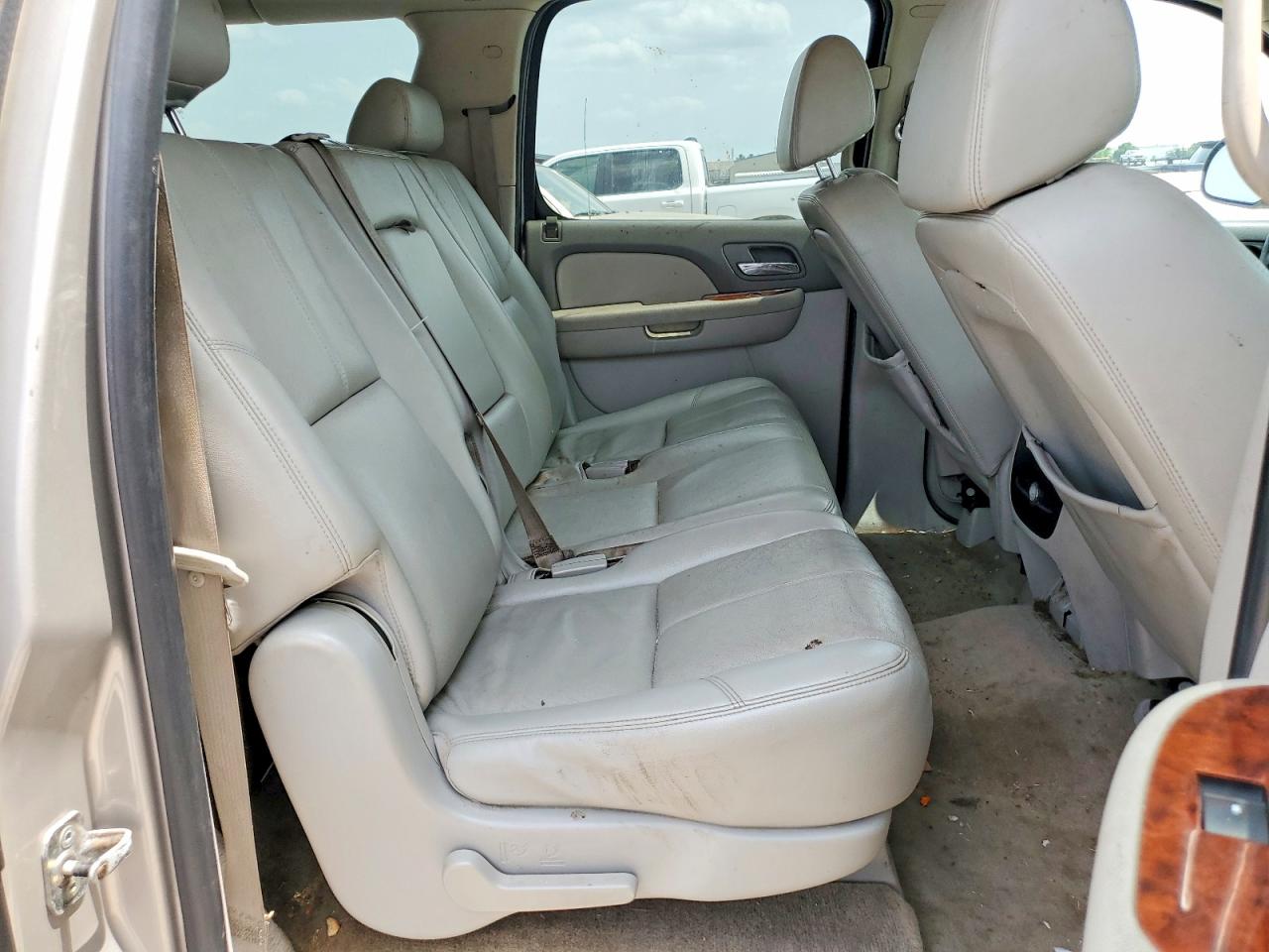2008 Chevrolet Suburban C1500 Ls Silver vin: 1GNFC16038J220079