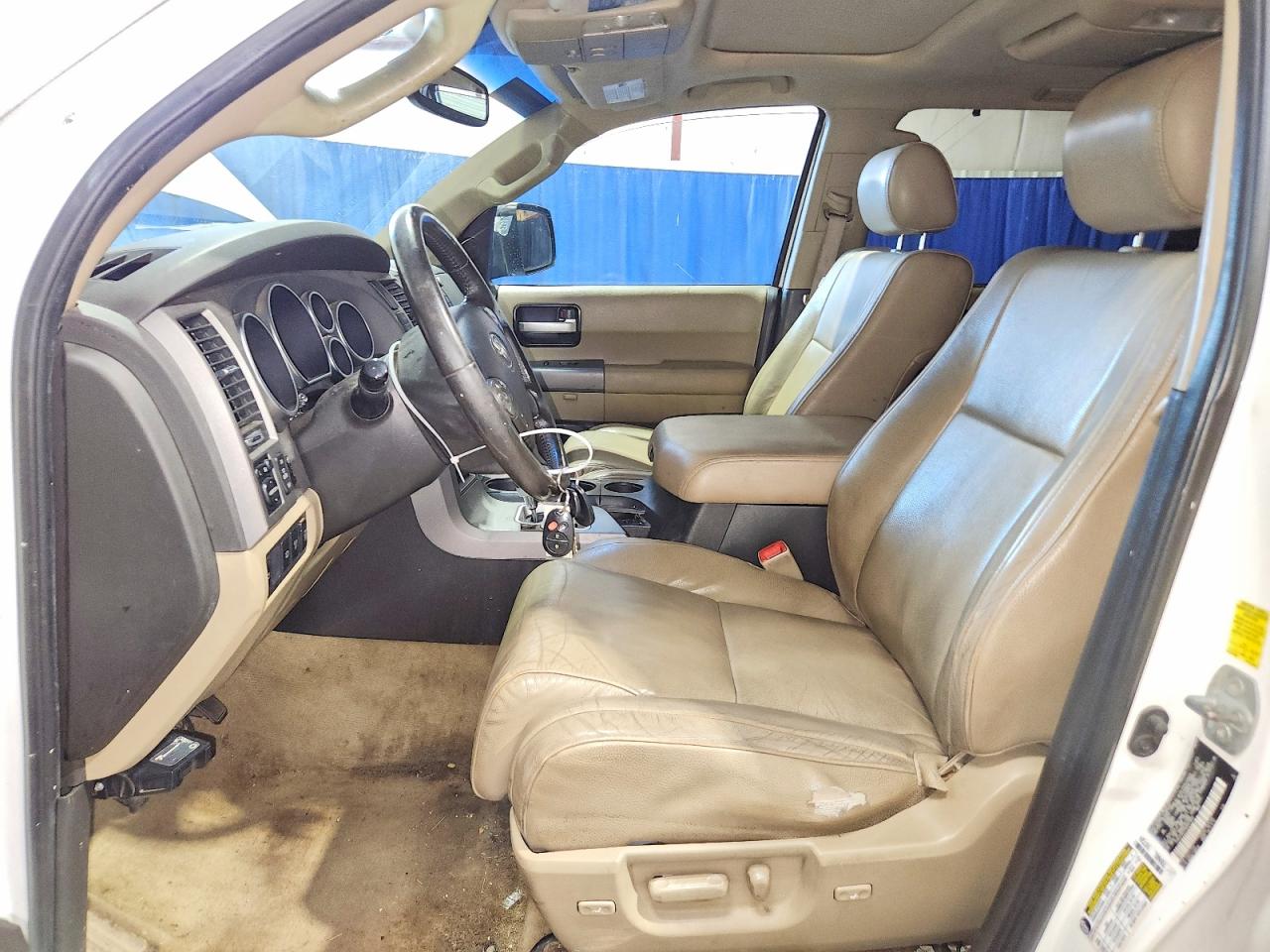 2010 Toyota Sequoia Limited White vin: 5TDJY5G17AS027803