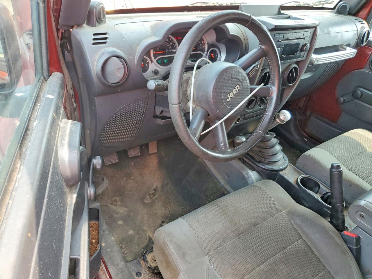 2007 Jeep Wrangler Sahara Red vin: 1J8FA54177L135775