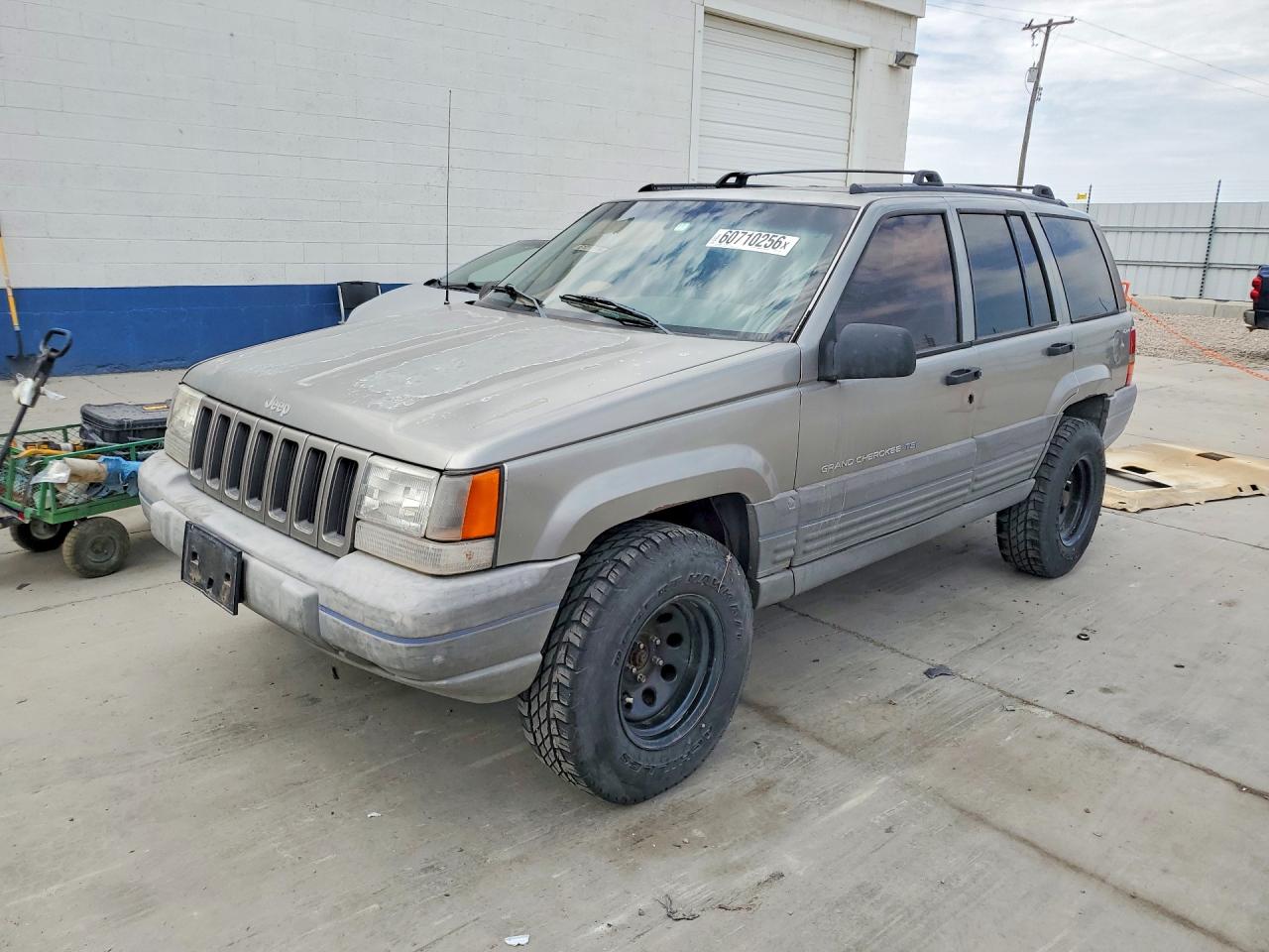 1998 Jeep Grand Cherokee Laredo Gray vin: 1J4GZ58Y2WC157042