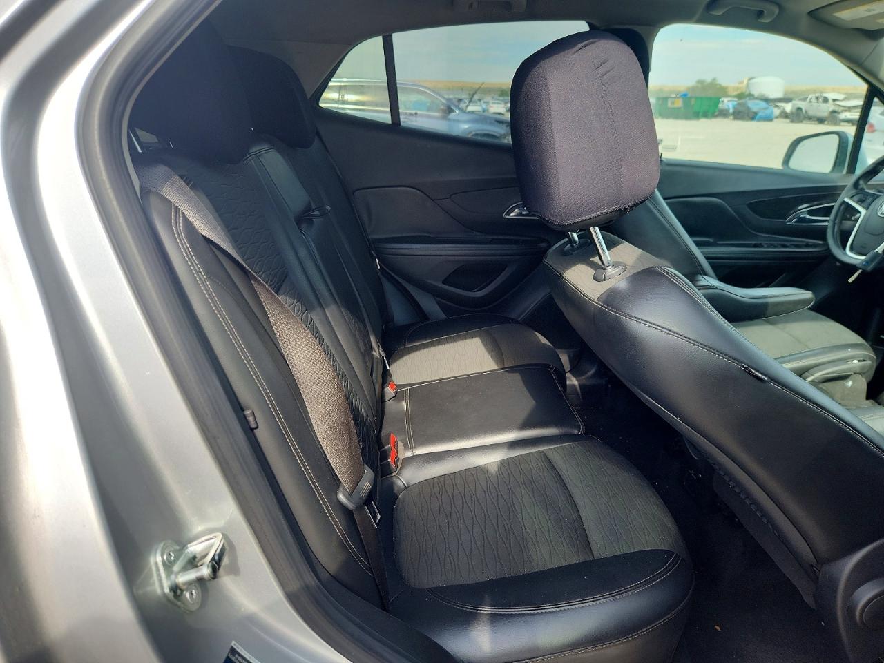 2015 Buick Encore Convenience Серебряный vin: KL4CJFSB8FB040362