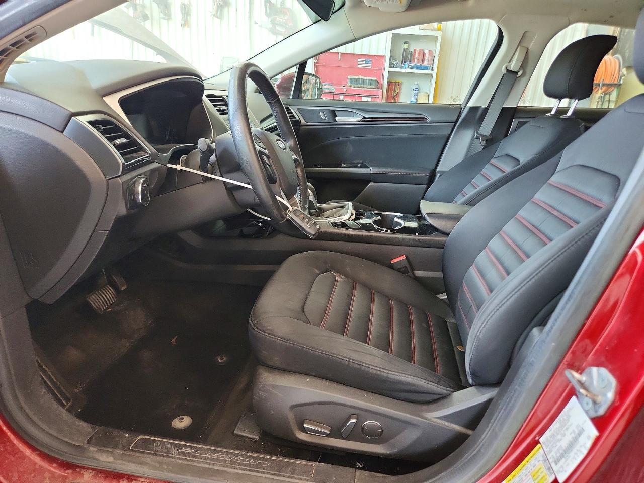 2015 Ford Fusion Se Красный vin: 3FA6P0HD8FR225455