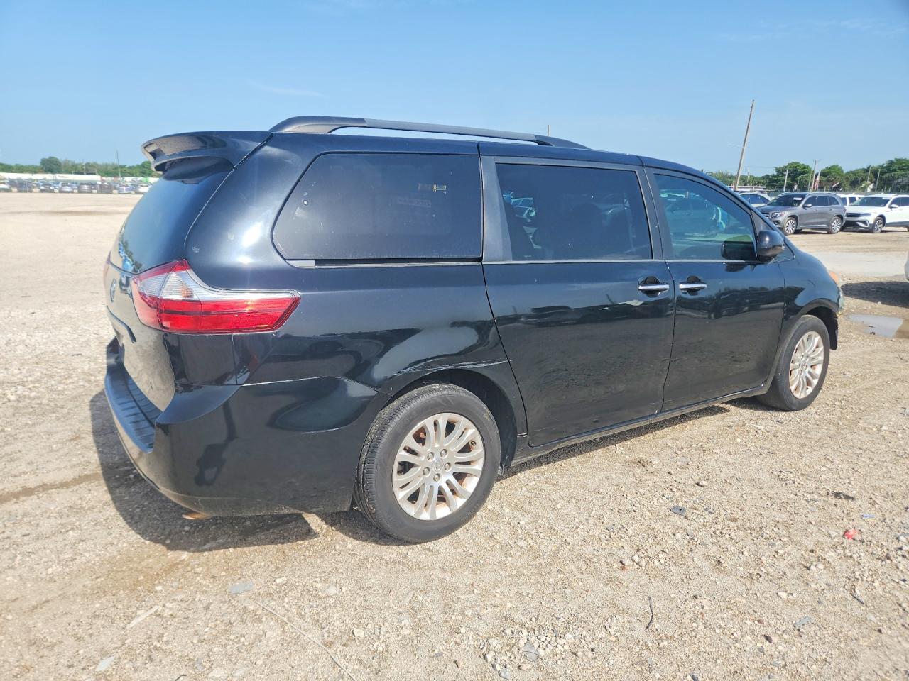 2015 Toyota Sienna Xle Premium 8-passenger Black vin: 5TDYK3DC1FS571201