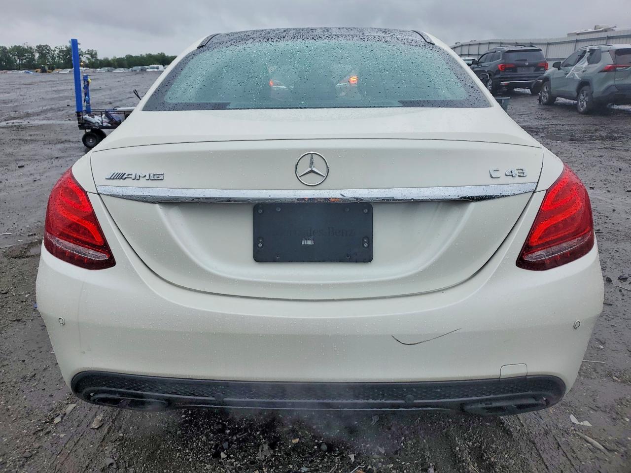2018 Mercedes-benz C 43 4matic Amg White vin: 55SWF6EB4JU247044