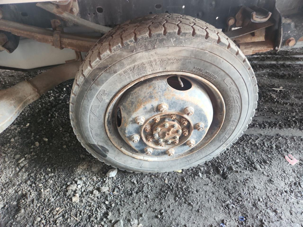 2012 Ford F350 Super Duty White vin: 1FDWW3FT2CEC27821 Damage: Right Rear Wheel, Rust, Repair Required