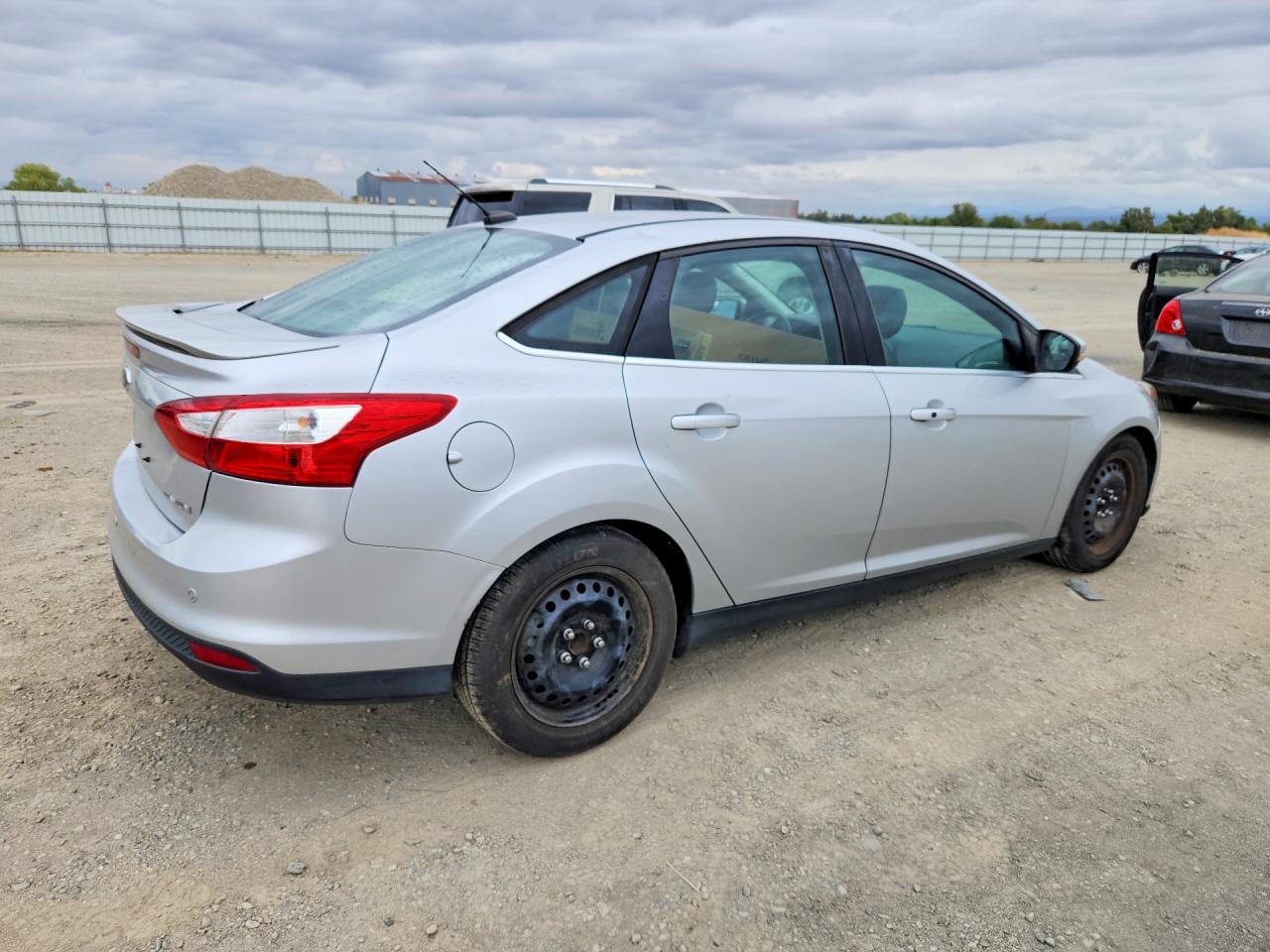 2013 Ford Focus Titanium Silver vin: 1FADP3J25DL249340
