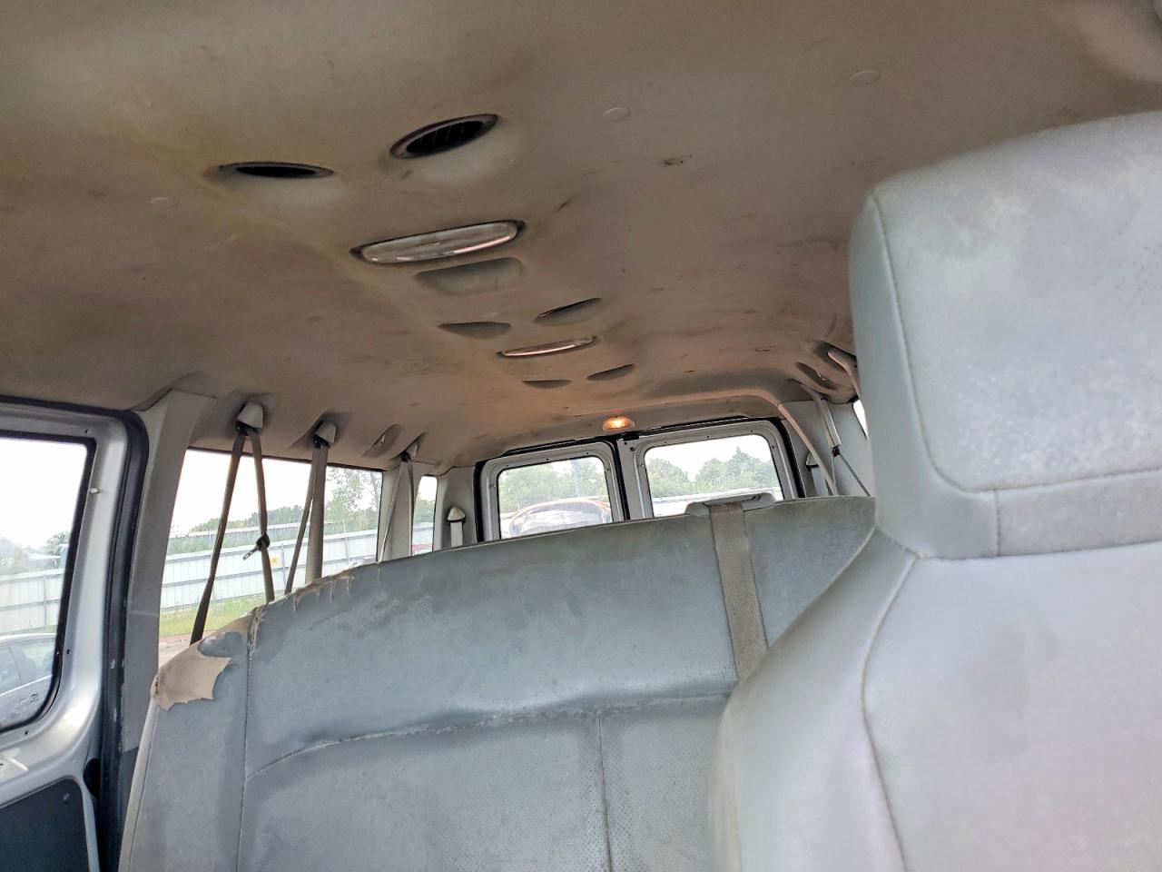 2010 Ford Econoline Silver vin: 1FBSS3BL4ADA50300