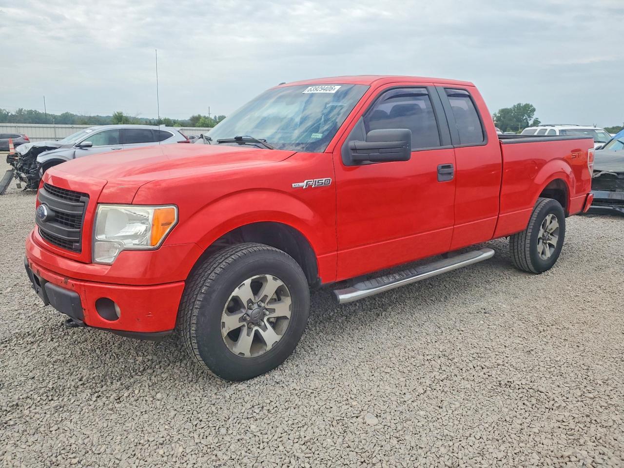 2013 Ford F150 Super Cab Red vin: 1FTFX1EF3DFC61490