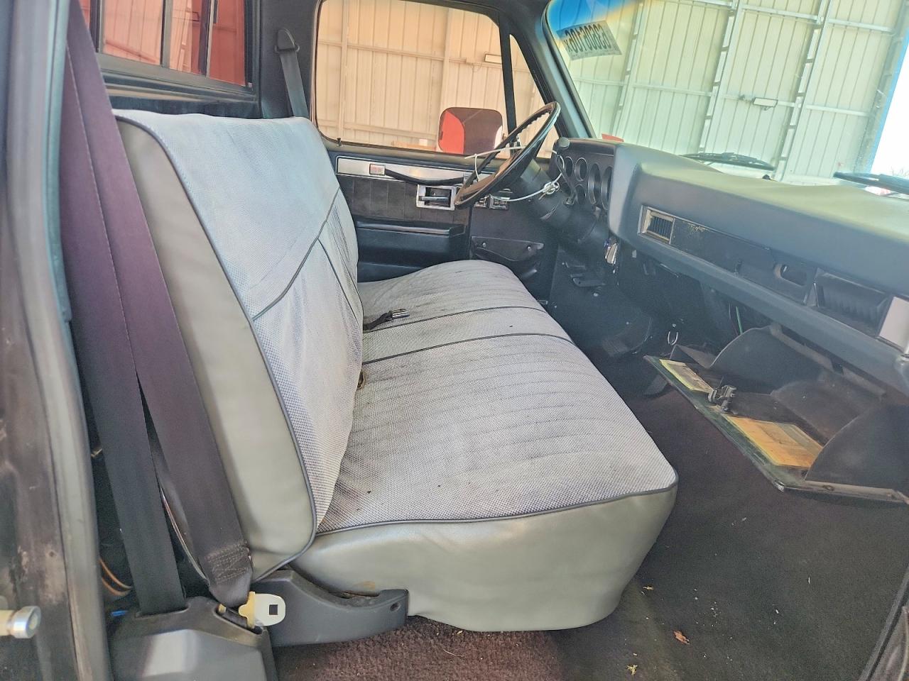 1986 Chevrolet C10 Two Tone vin: 1GCEC14H0GF358564