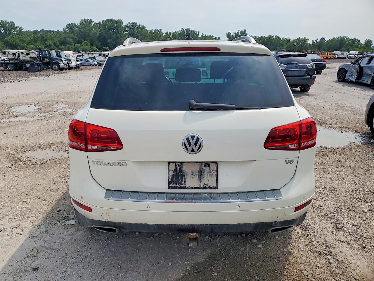 2012 Volkswagen Touareg V6 Белый vin: WVGFF9BP3CD003135