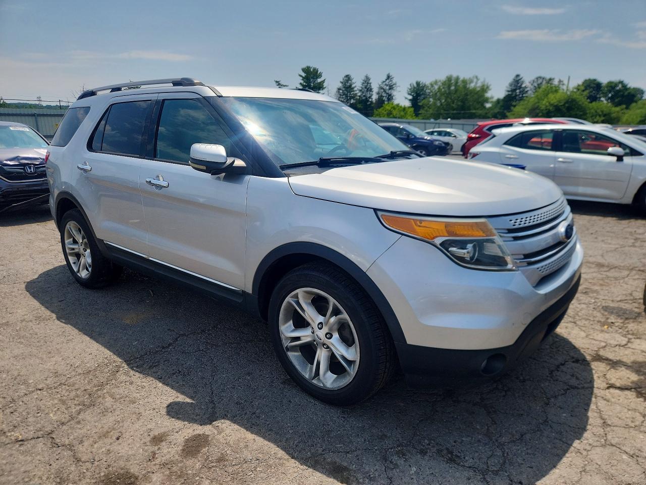 2012 Ford Explorer Limited Серебряный vin: 1FMHK8F81CGA07023