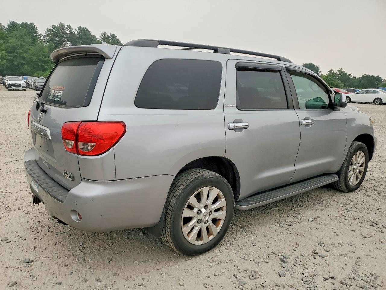 2011 Toyota Sequoia Platinum Silver vin: 5TDDY5G18BS049968