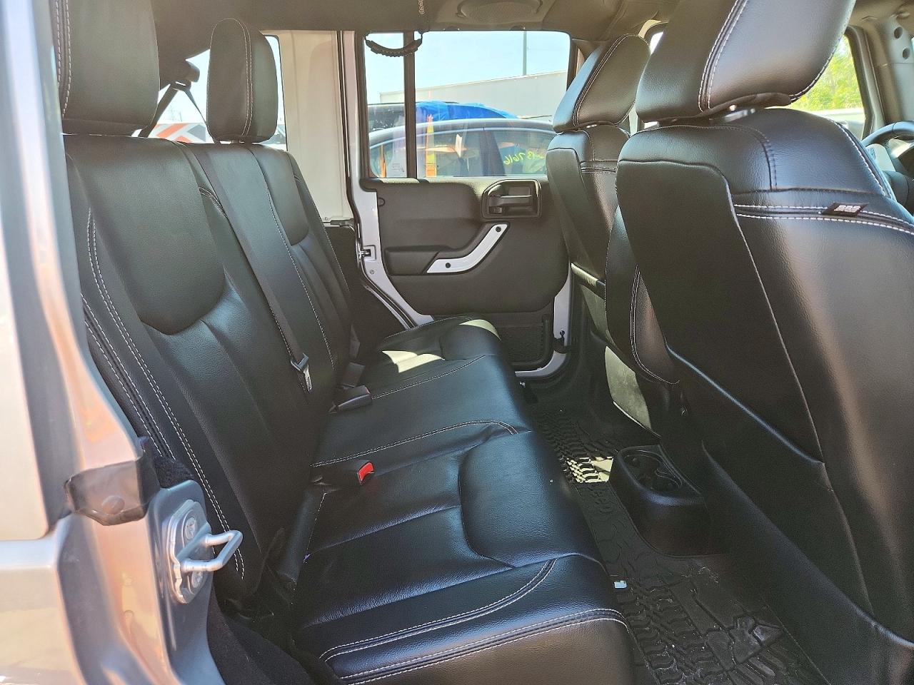 2014 Jeep Wrangler Unlimited Sahara Серебряный vin: 1C4HJWEG3EL170786
