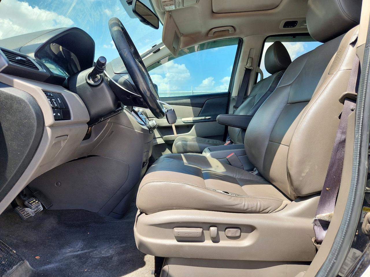 2013 Honda Odyssey Touring Gray vin: 5FNRL5H99DB037859