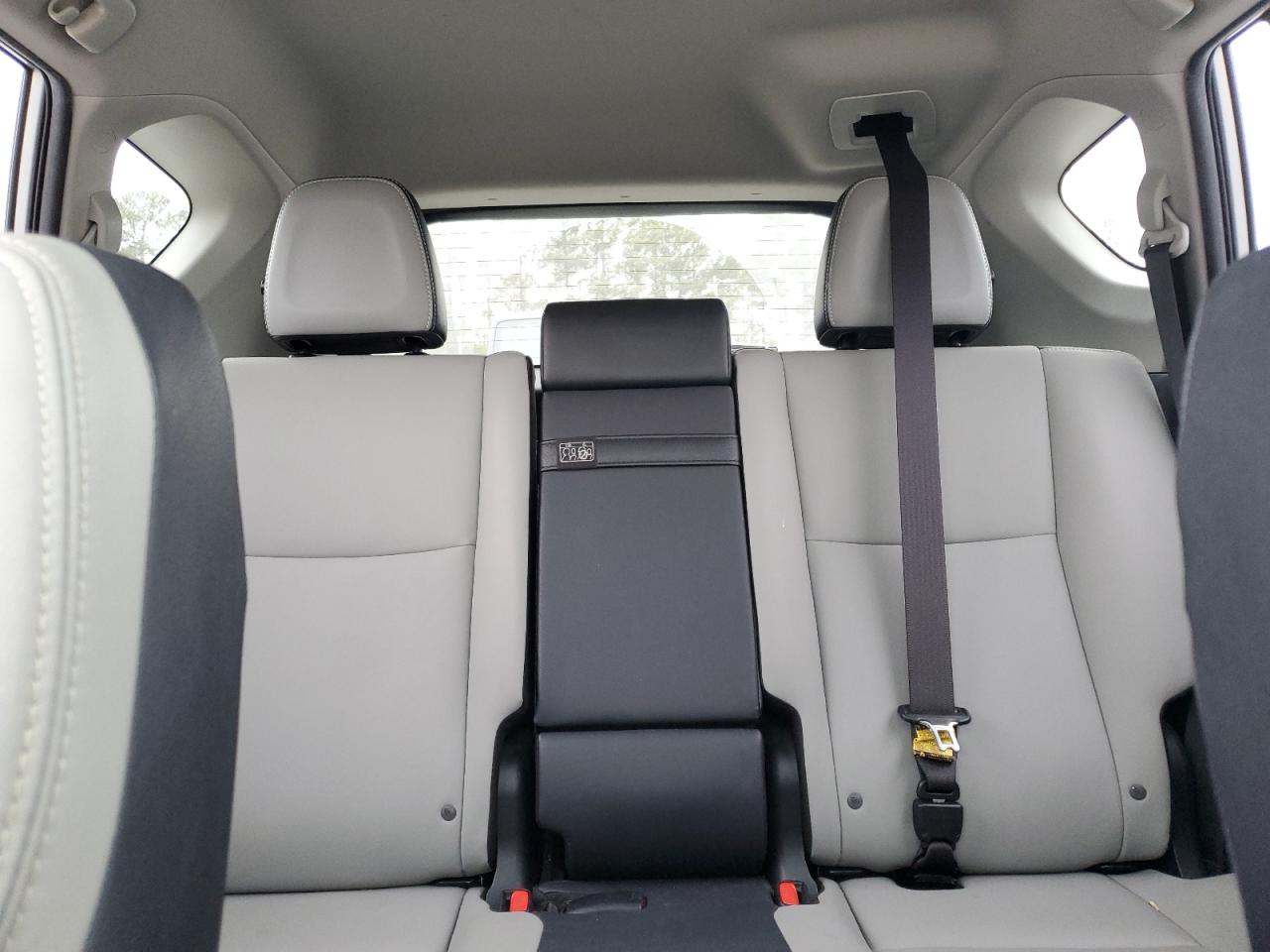 2017 Toyota Rav4 Hv Limited Silver vin: JTMDJREV6HD144499