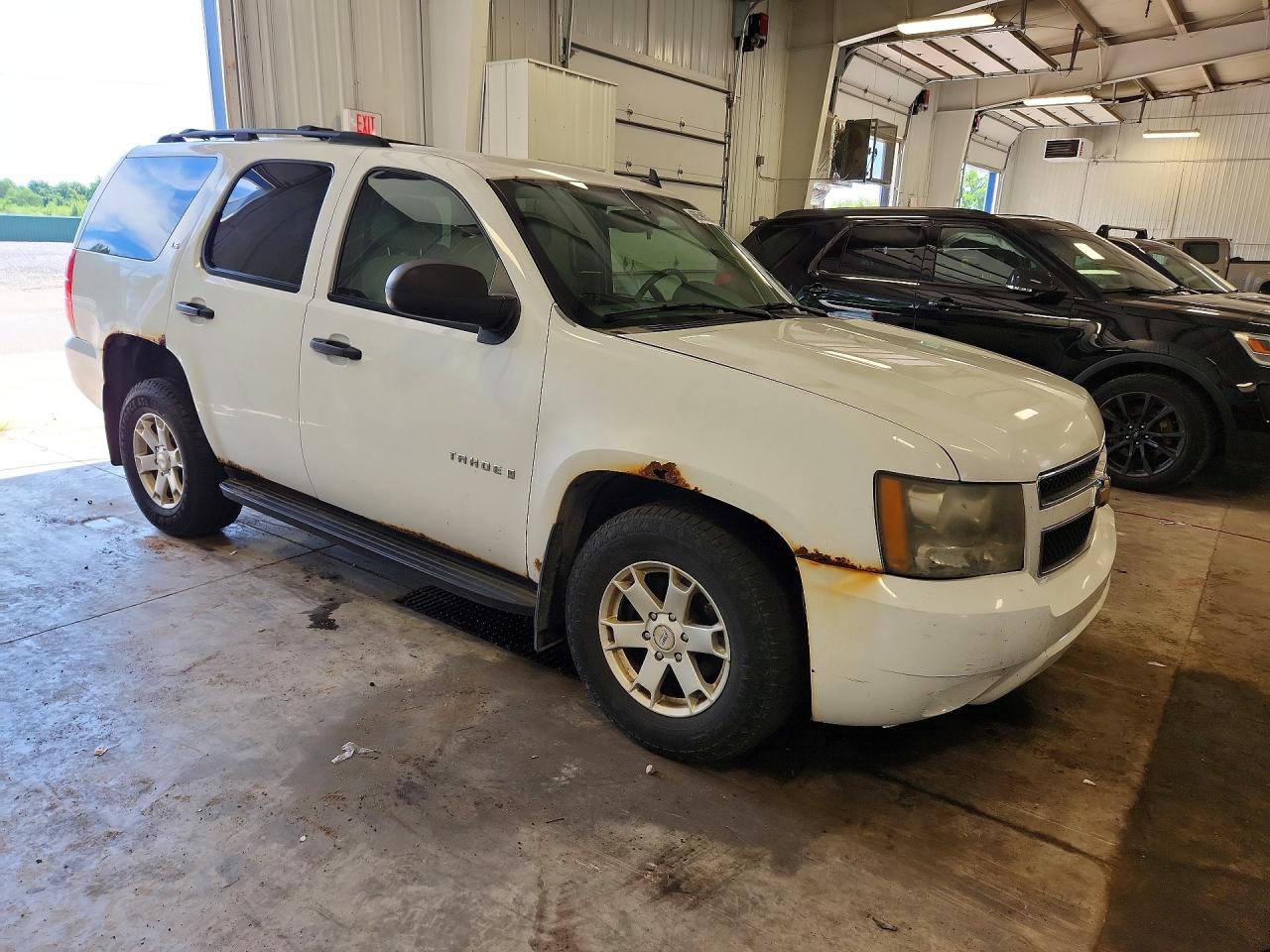 2007 Chevrolet Tahoe K1500 White vin: 1GNFK130X7J138520