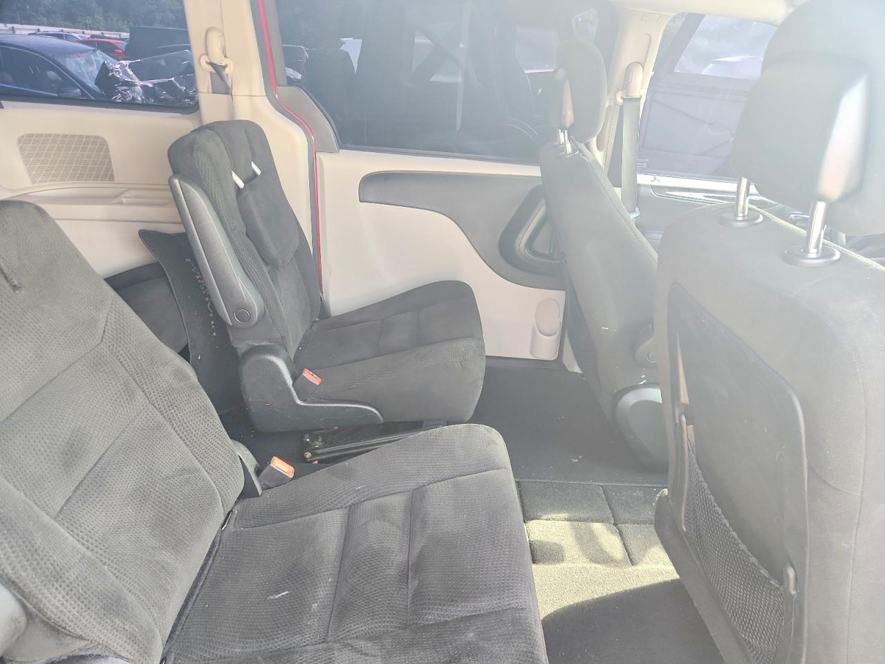2015 Dodge Grand Caravan Se Красный vin: 2C4RDGBG1FR605903