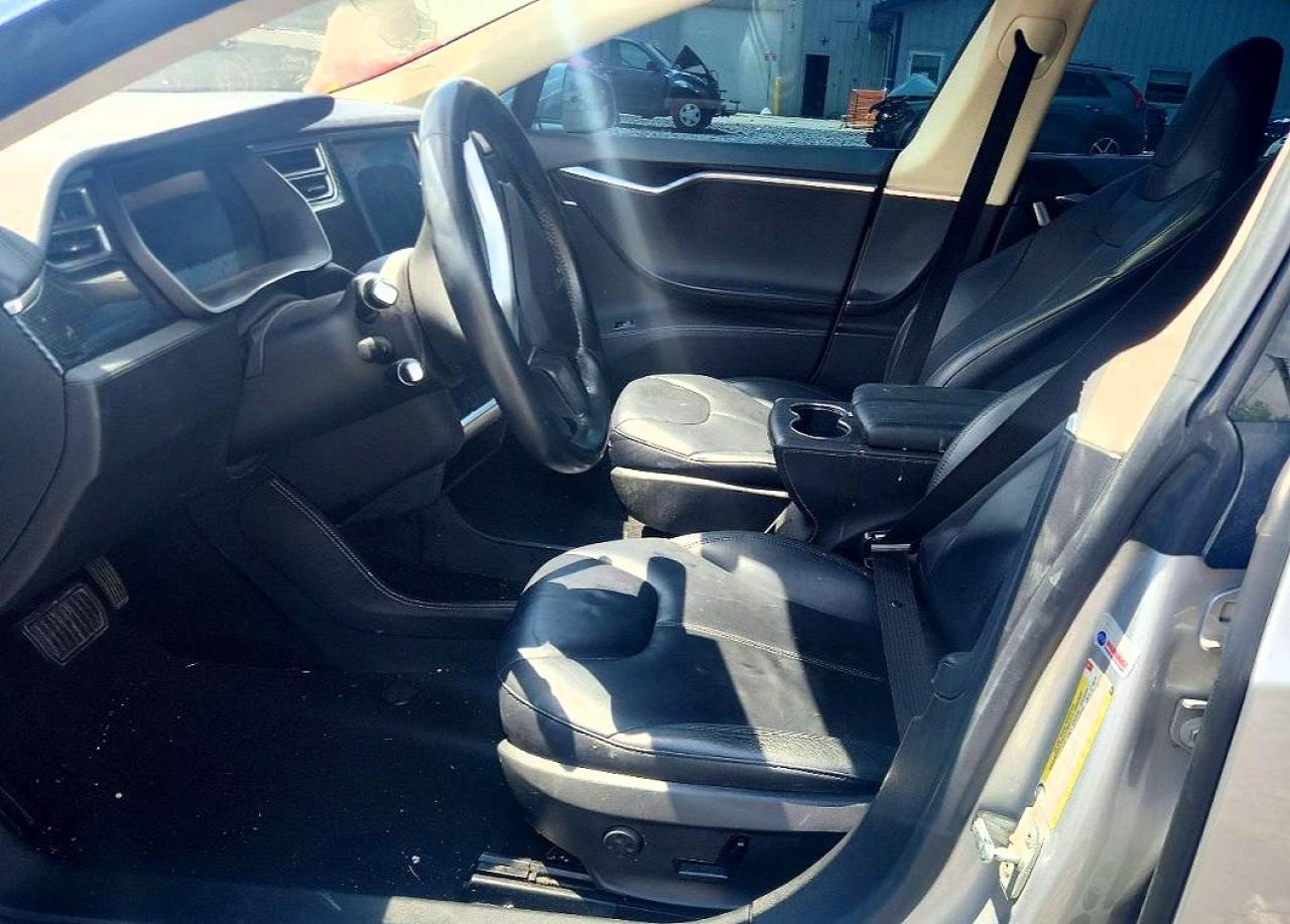 2014 Tesla Model S Silver vin: 5YJSA1H17EFP49928