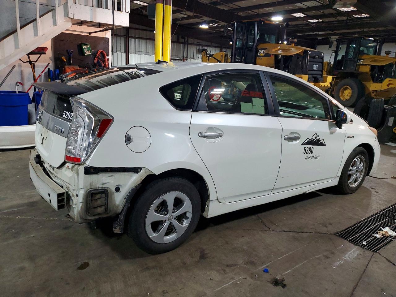 2013 Toyota Prius Plug-in Hybrid Base White vin: JTDKN3DP3D3047529