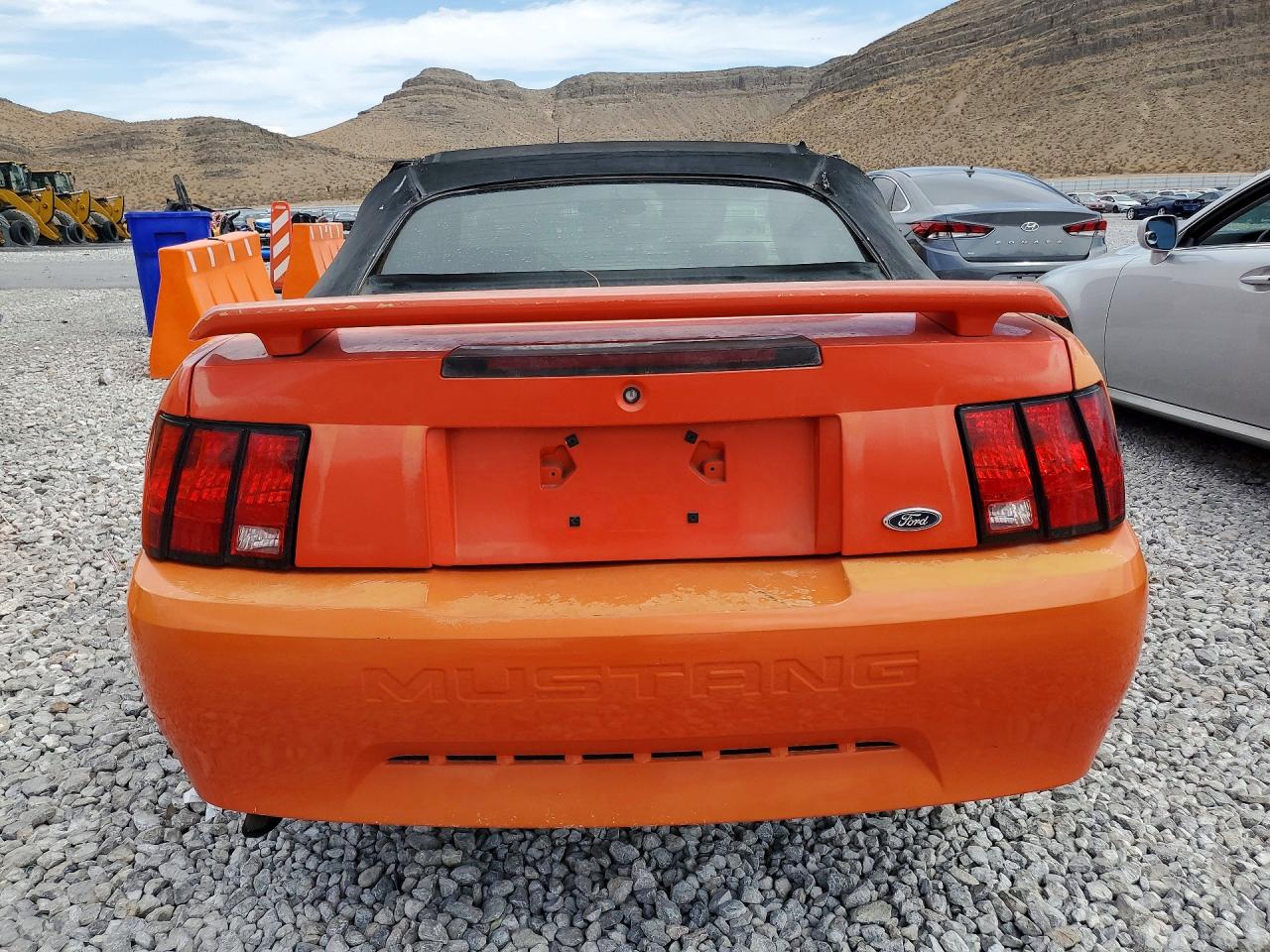 2004 Ford Mustang Оранжевый vin: 1FAFP44604F197482