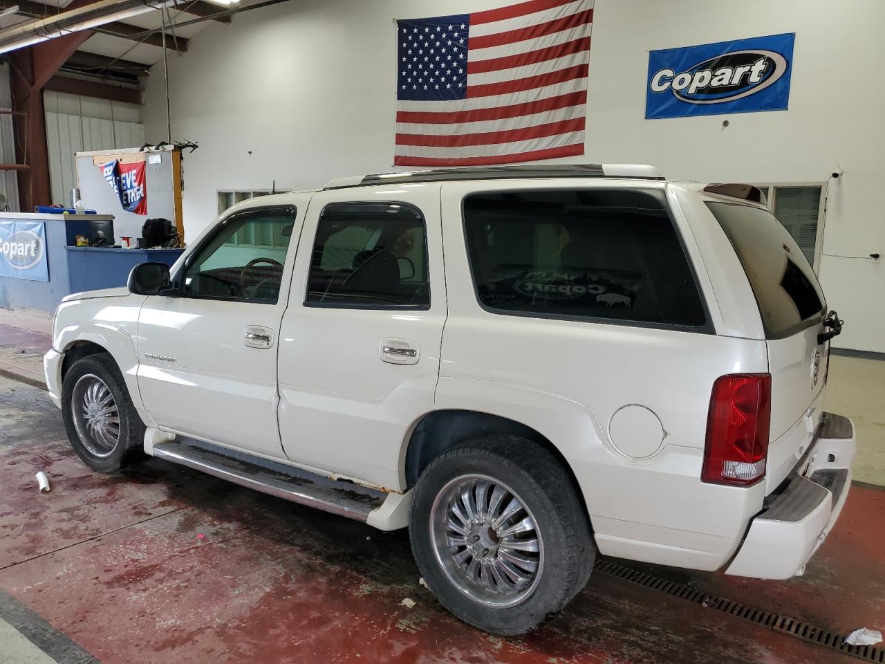 2003 Cadillac Escalade Luxury Белый vin: 1GYEK63N83R191493