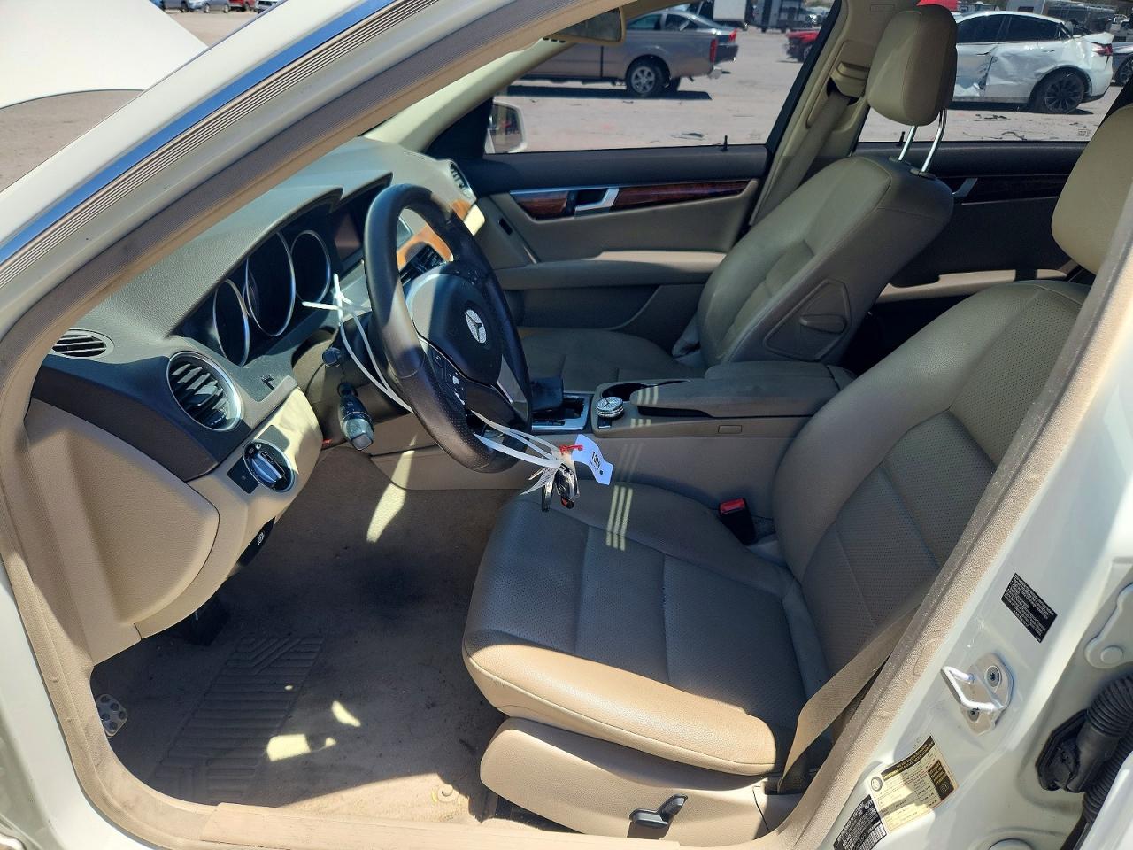 2012 Mercedes-benz C 250 White vin: WDDGF4HB6CA616879