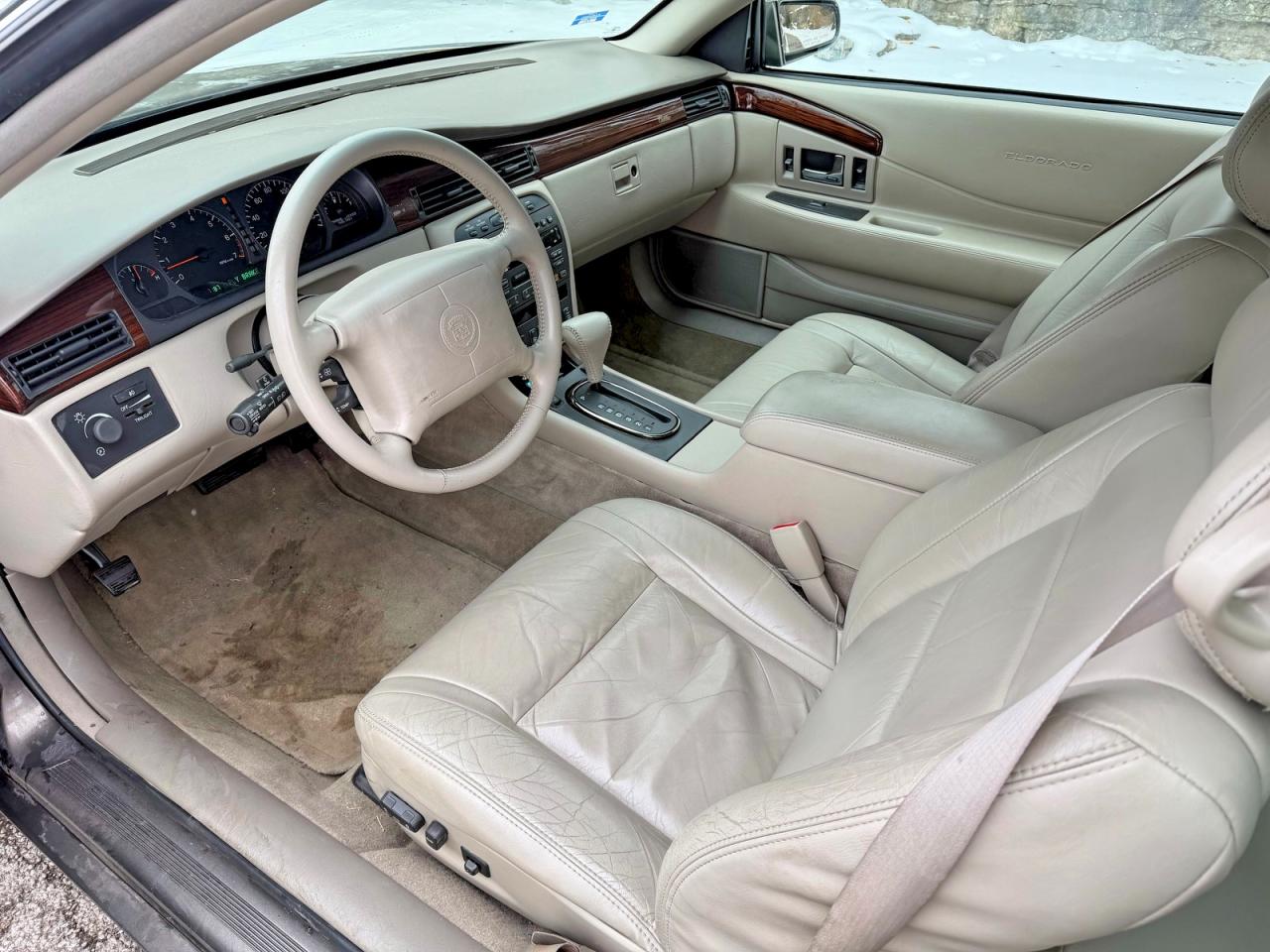 1999 Cadillac Eldorado Beige vin: 1G6EL12Y8XU600597