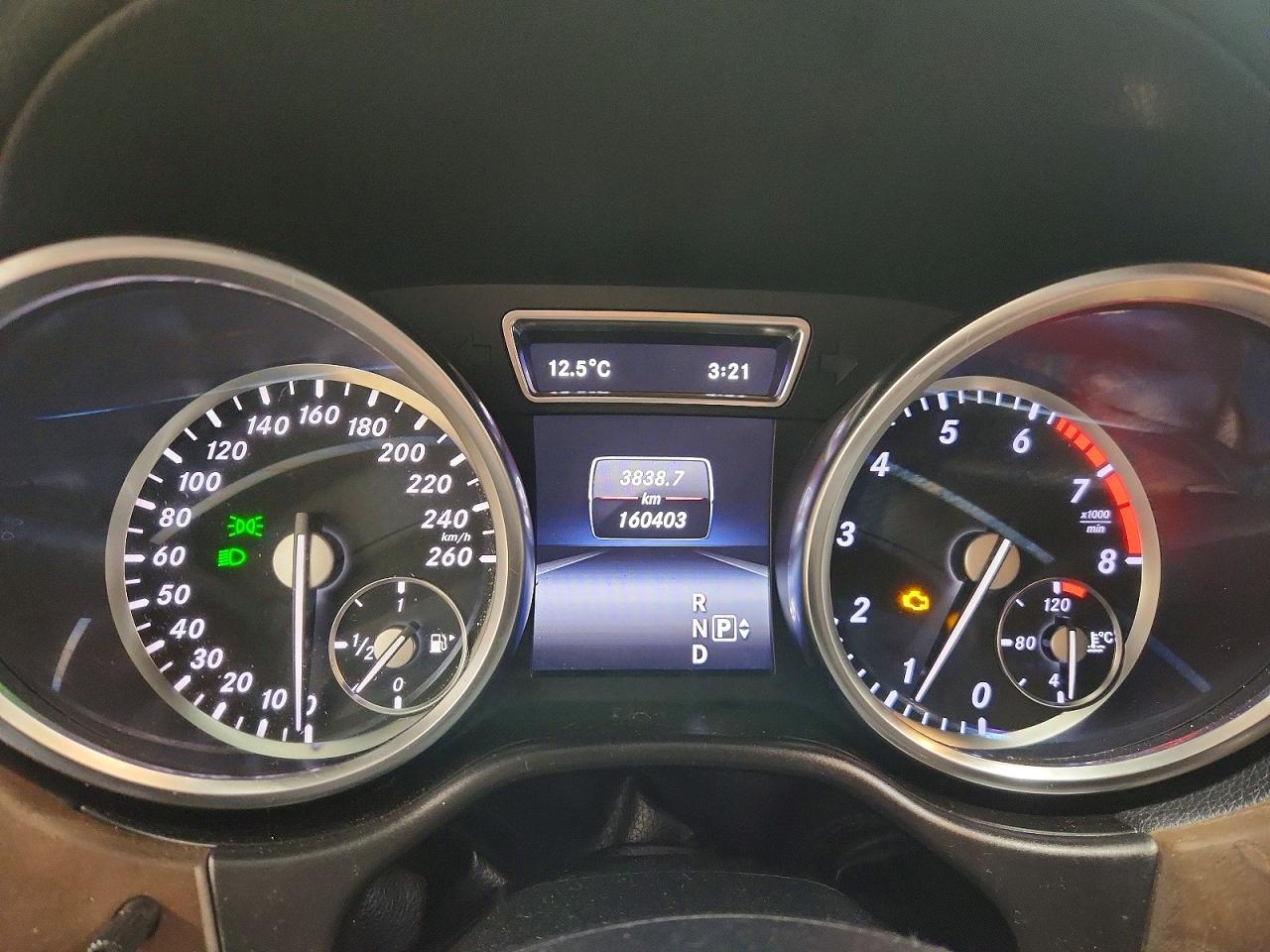 2014 Mercedes-benz Ml 550 4matic Белый vin: 4JGDA7DB6EA400578