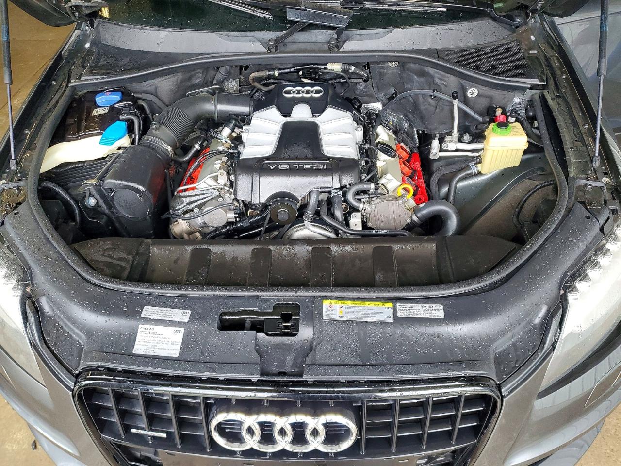 2015 Audi Q7 Prestige Charcoal vin: WA1DGAFEXFD027403