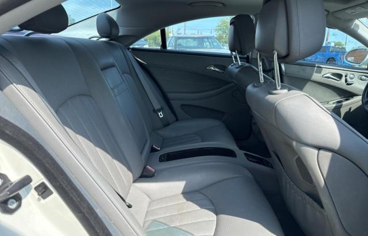 2007 Mercedes-benz Cls 550 Белый vin: WDDDJ72X27A107160