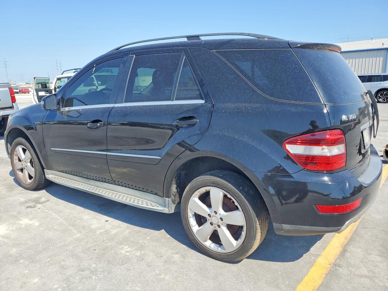 2011 Mercedes-benz Ml 350 Black vin: 4JGBB5GB8BA677118