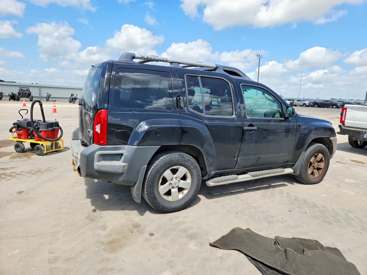 2010 Nissan Xterra X Black vin: 5N1AN0NUXAC525130
