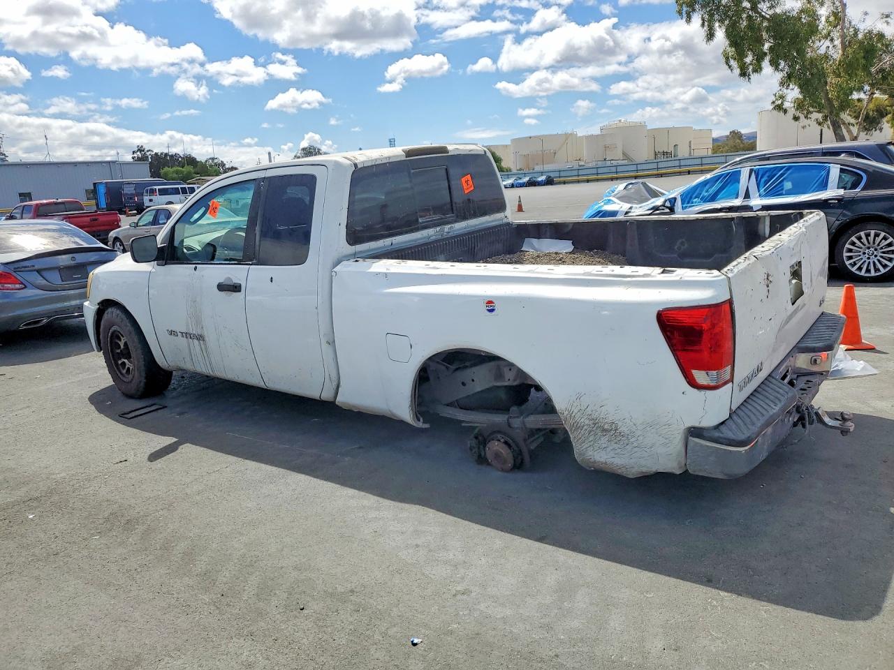 2005 Nissan Titan Xe White vin: 1N6AA06A85N554945
