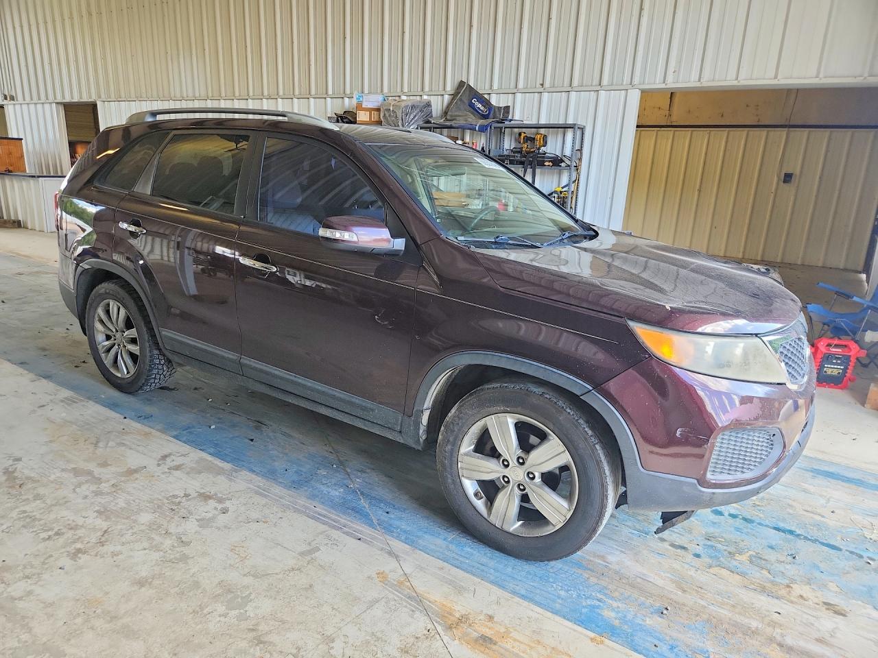 2011 Kia Sorento Lx Темно-бордовый vin: 5XYKT4A27BG091174