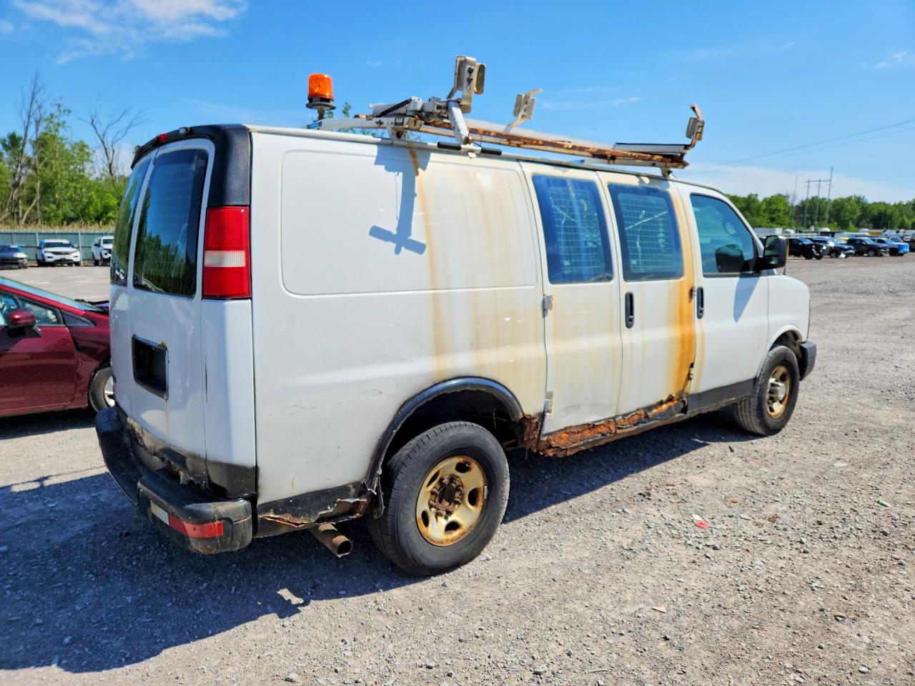 2010 Chevrolet Express G2500 White vin: 1GCZGFBA0A1175310