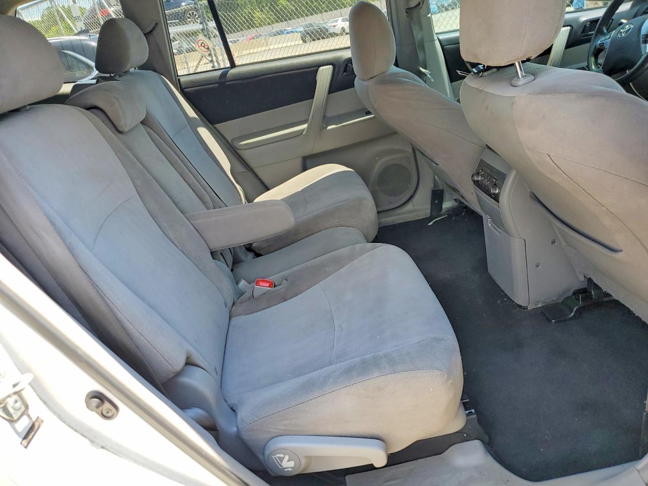 2013 Toyota Highlander Base Белый vin: 5TDZA3EHXDS044580