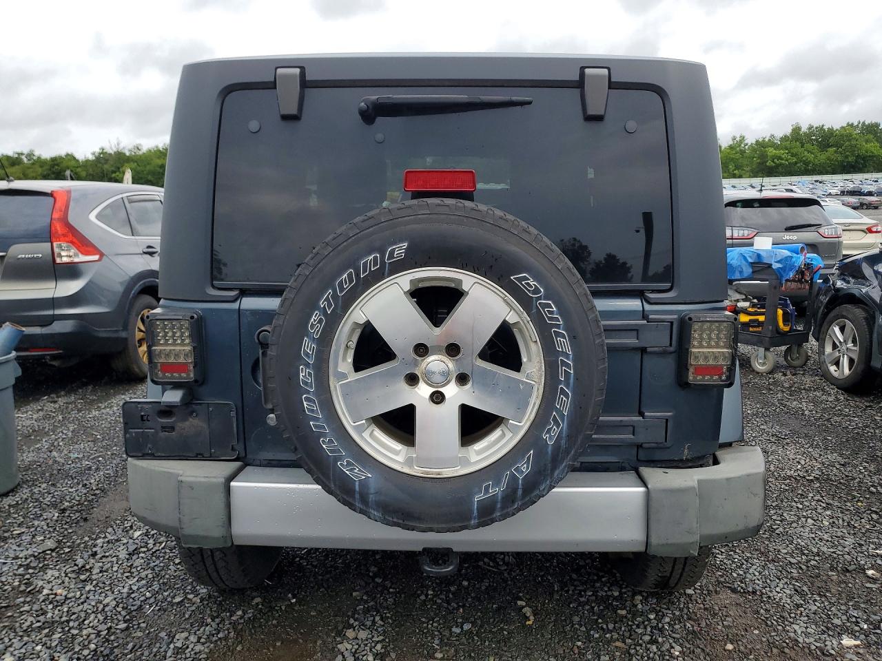 2008 Jeep Wrangler Sahara Серый vin: 1J4FA54158L567140
