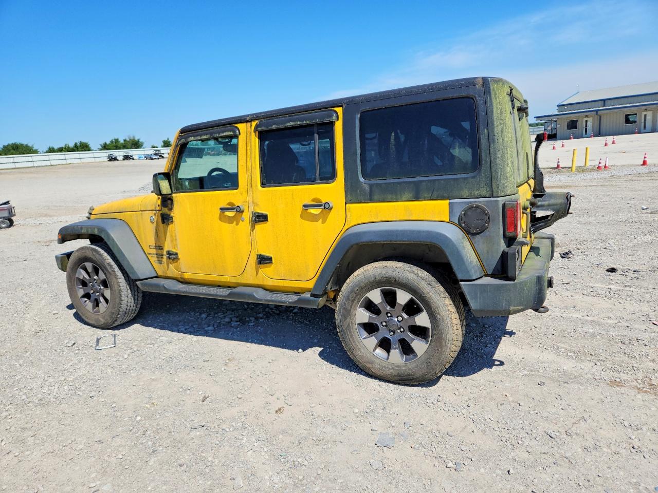 2015 Jeep Wrangler Unlimited Sport Yellow vin: 1C4BJWDGXFL679329