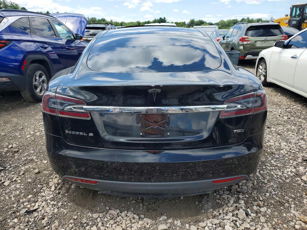 2015 Tesla Model S Черный vin: 5YJSA1E20FF106612