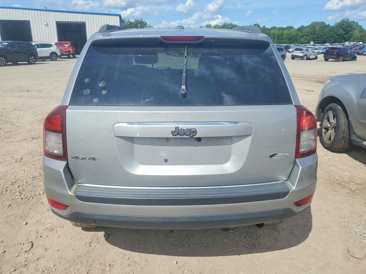 2014 Jeep Compass Latitude Gray vin: 1C4NJDEBXED734553